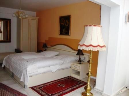 Haus Mooren, Garni Hotel Dusseldorf