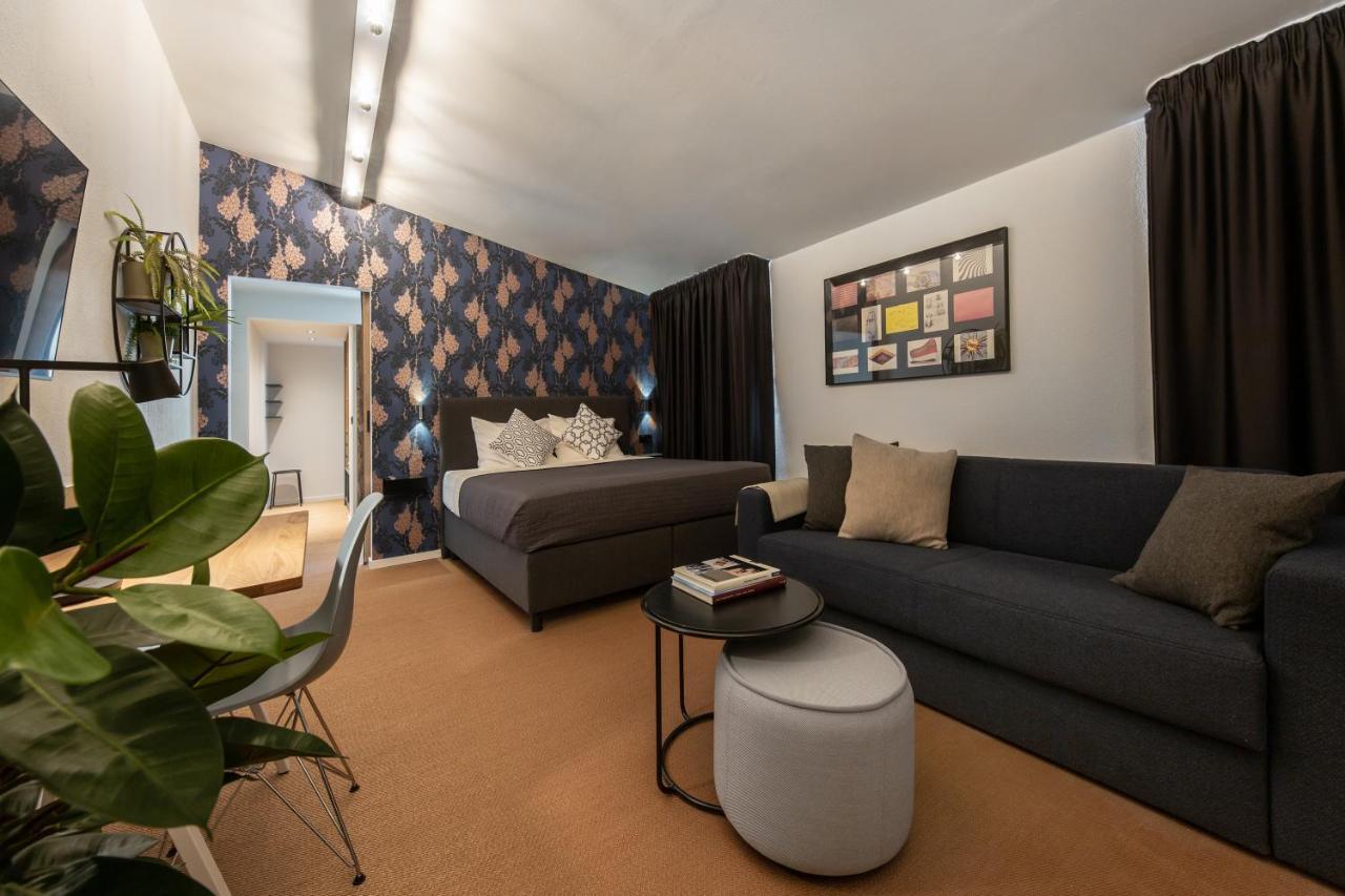 B-hotel