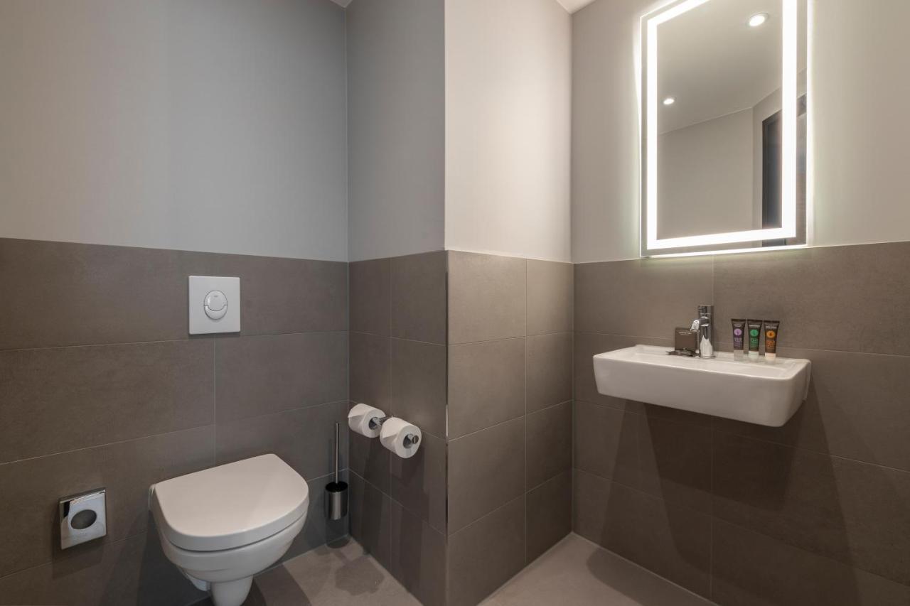 Novotel Airport 4*
