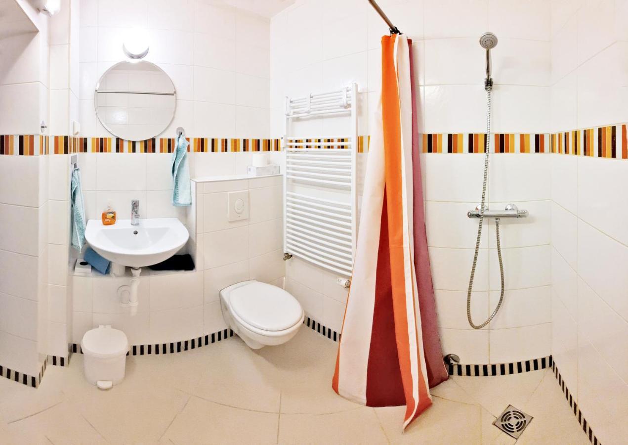 City-apartment 65qm 2-schlafzimmer Wlan Nichtraucher Parken Appartement *