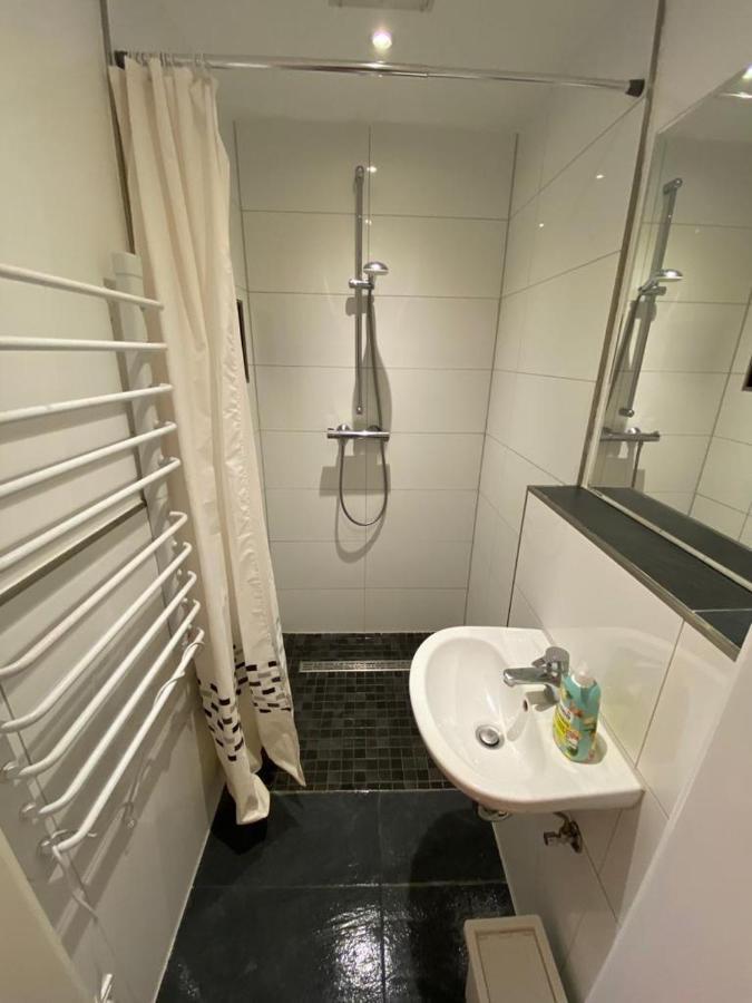 Studio-apartment Am Wehrhahn 38 * Dusseldorf