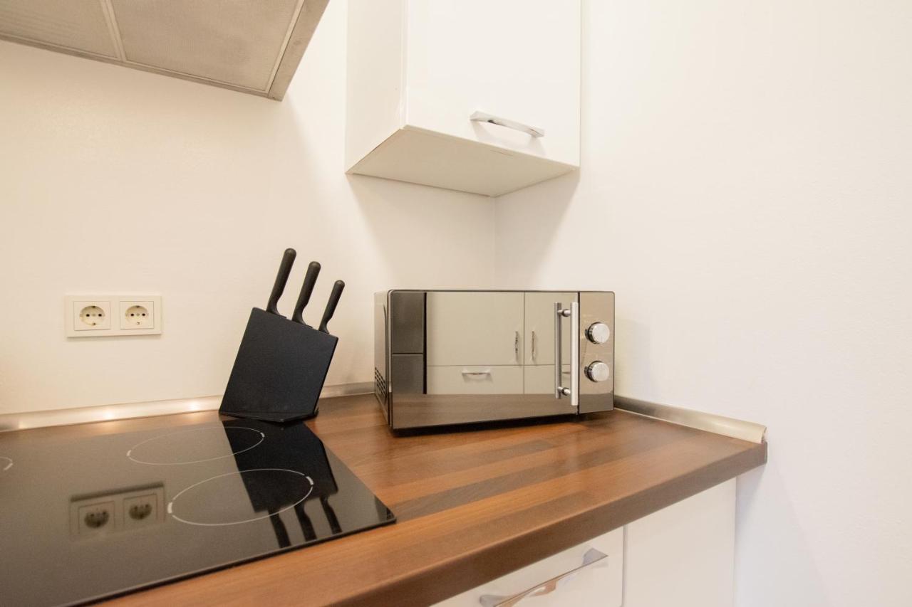 Raj Living - 1 Or 3 - 20 Min Messe Dus And Old Town Dus * Dusseldorf
