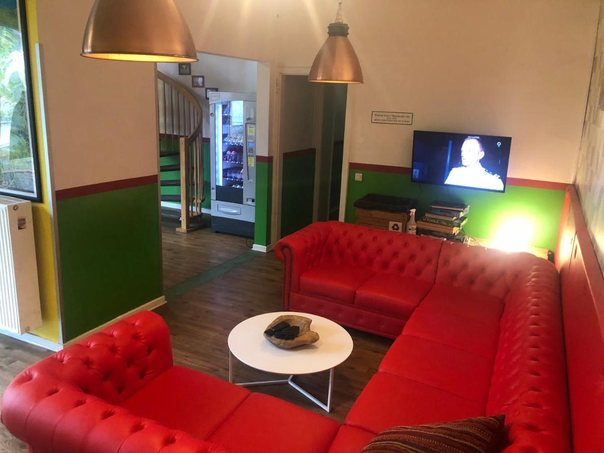 Backpackers - Self Check-in * Düsseldorf