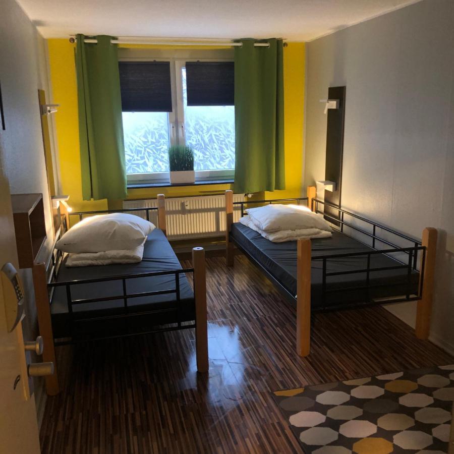 Backpackers - Self Check-in * Düsseldorf