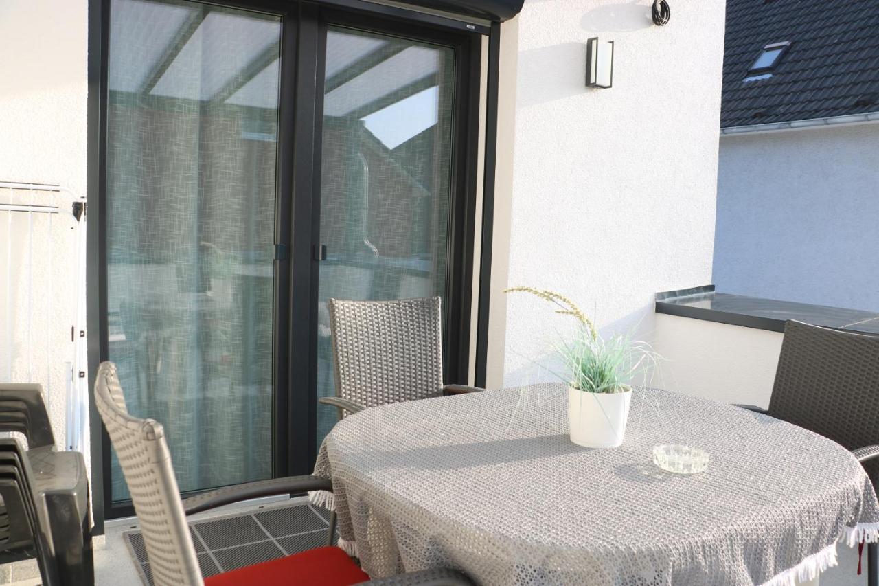 Inn In Near The Airport/fair *
