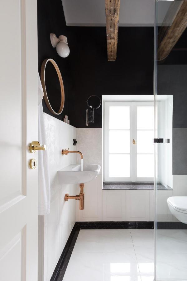 Apartment Square 20 *