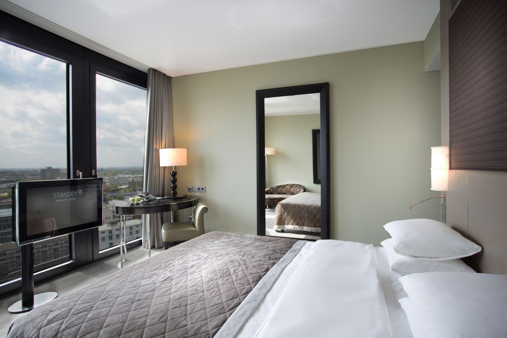 Hyatt Regency Hotel 5*