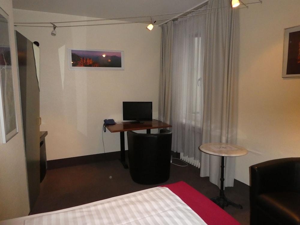 Monopol Centre Hotel