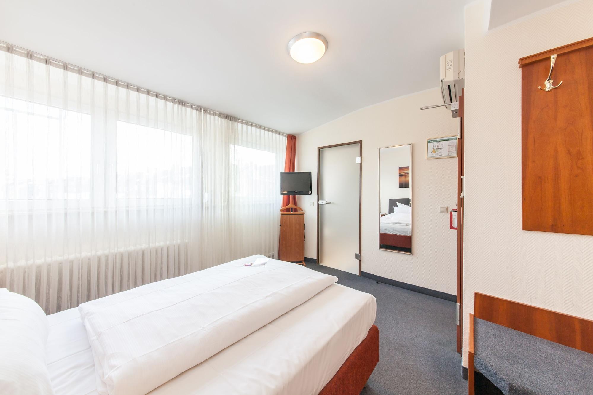 Flora Aparthotel