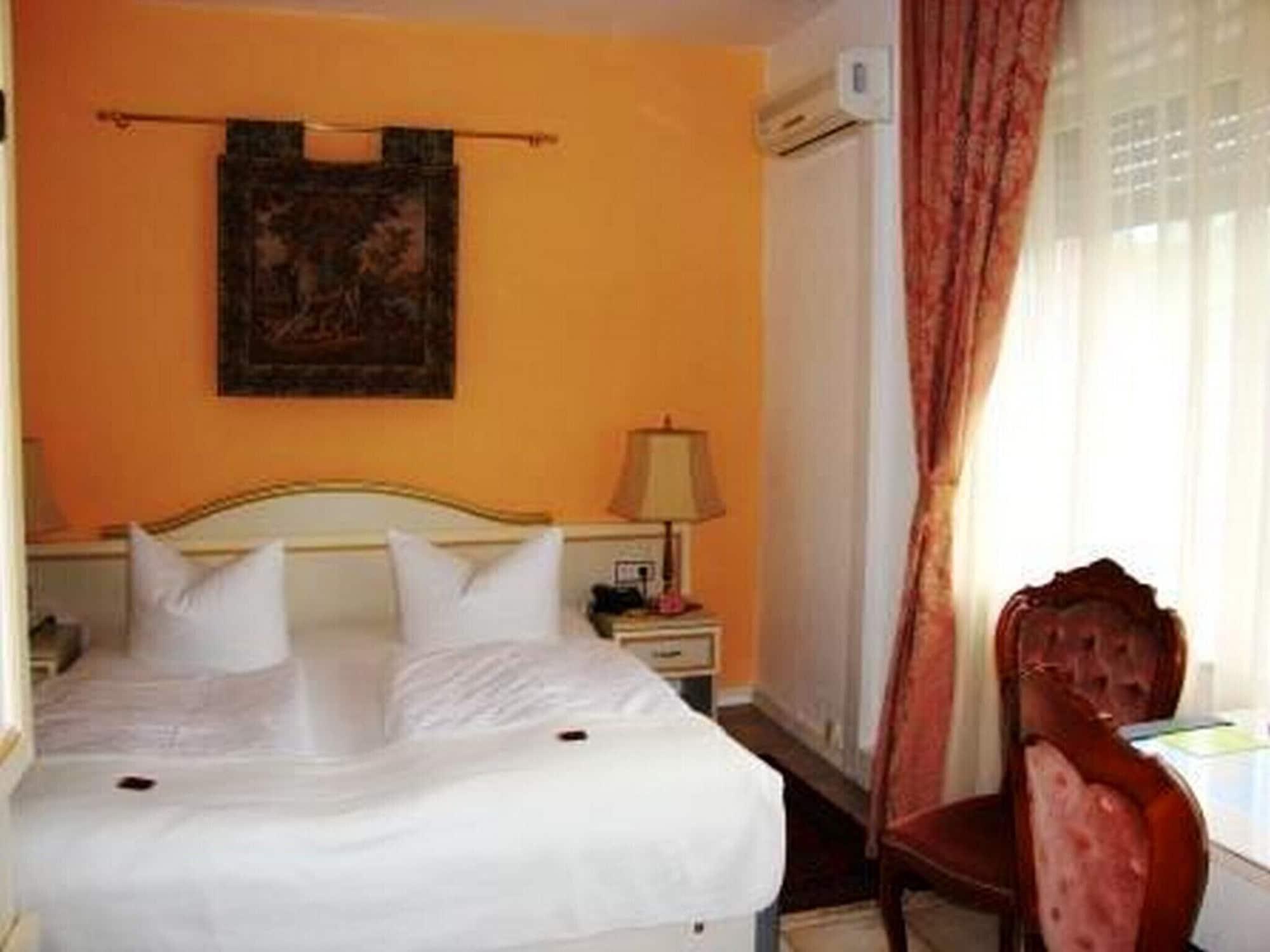 Haus Mooren, Garni Hotel Düsseldorf