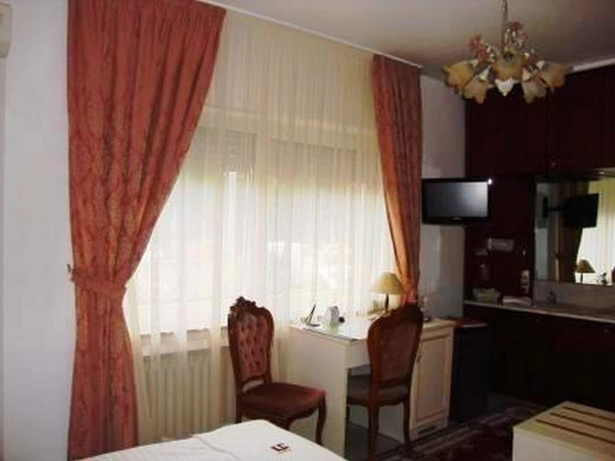 Haus Mooren, Garni Dusseldorf