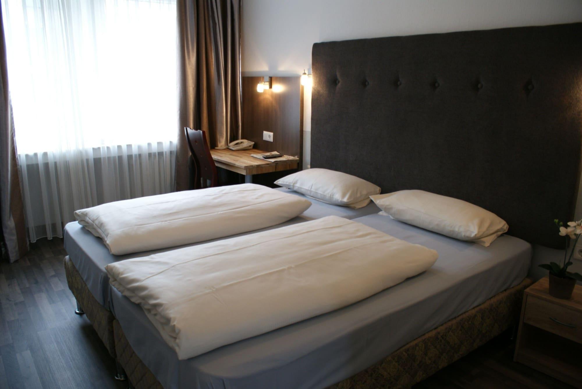 Hotel Bahn-hotel 3*