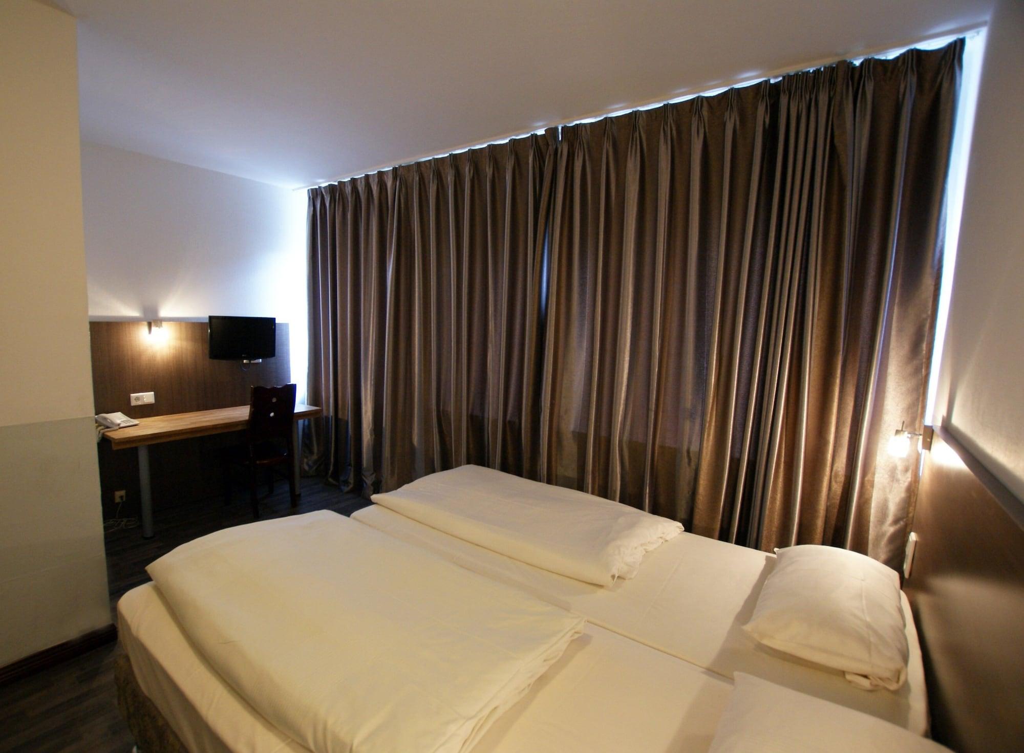 Hotel Bahn-hotel 3*