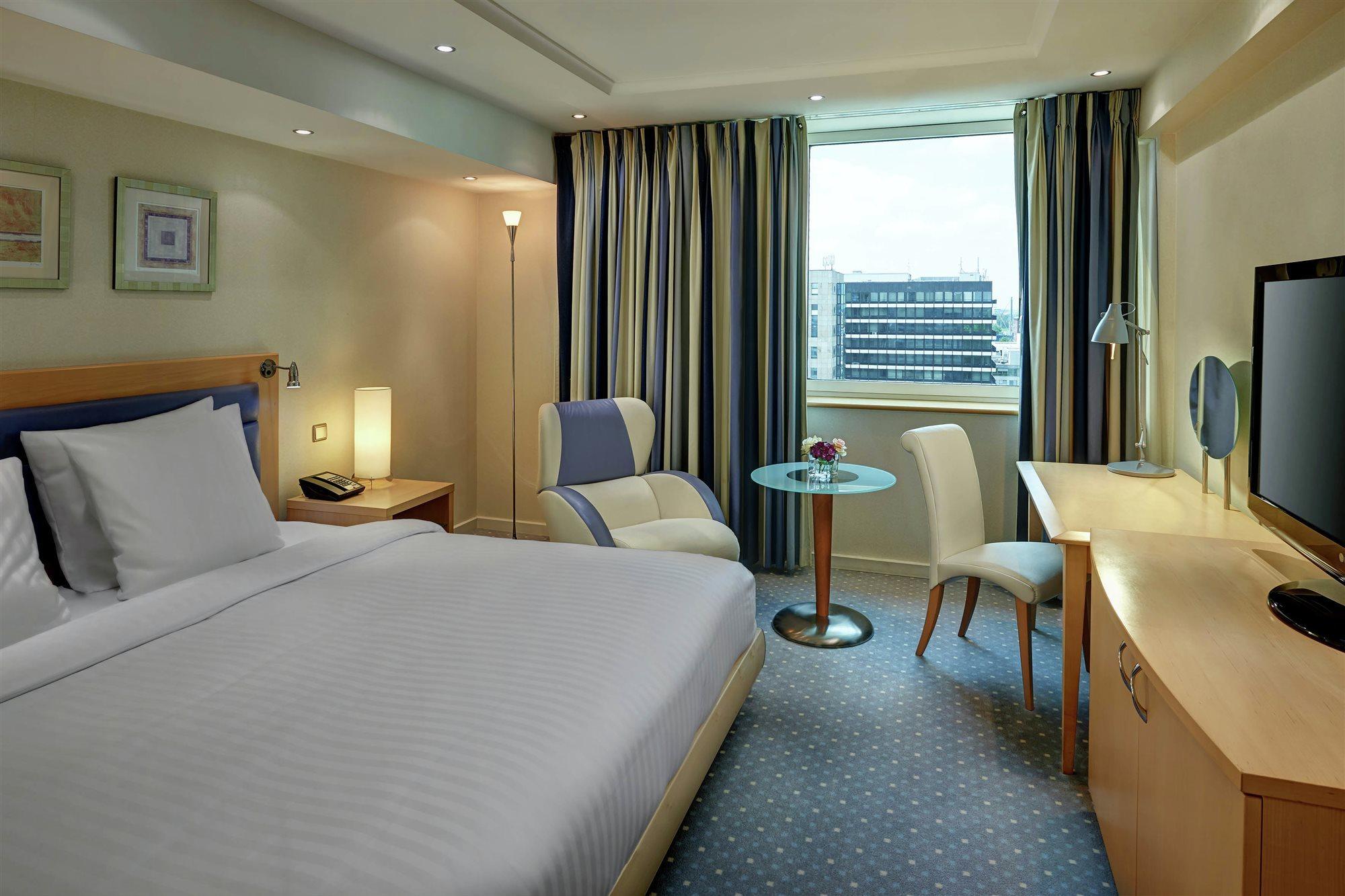 Hotel Hampton By Hilton Centre 3*
