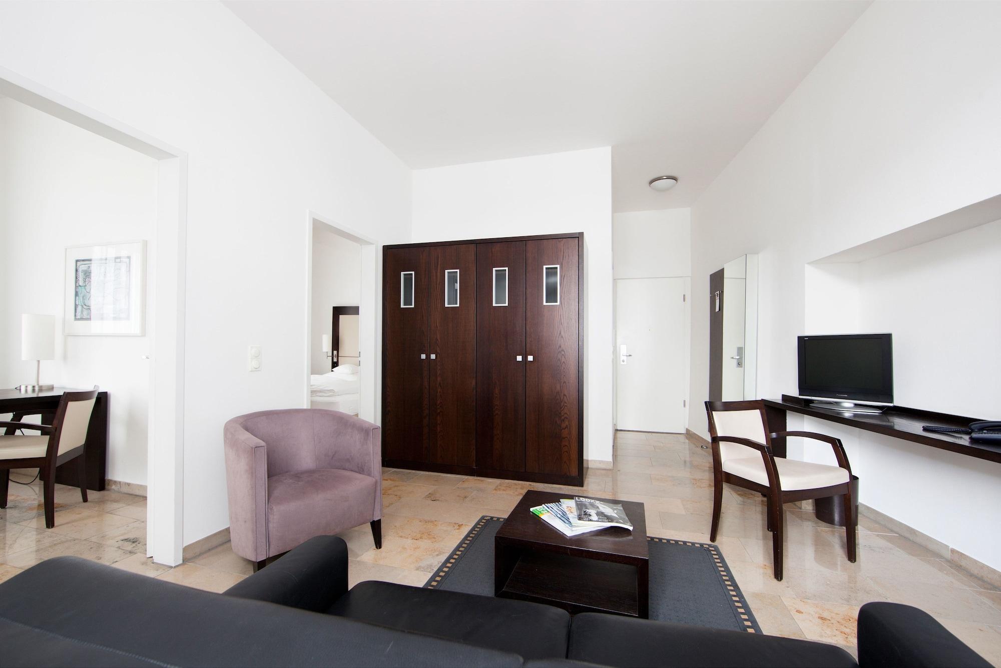 Burns Art Hotel 4*