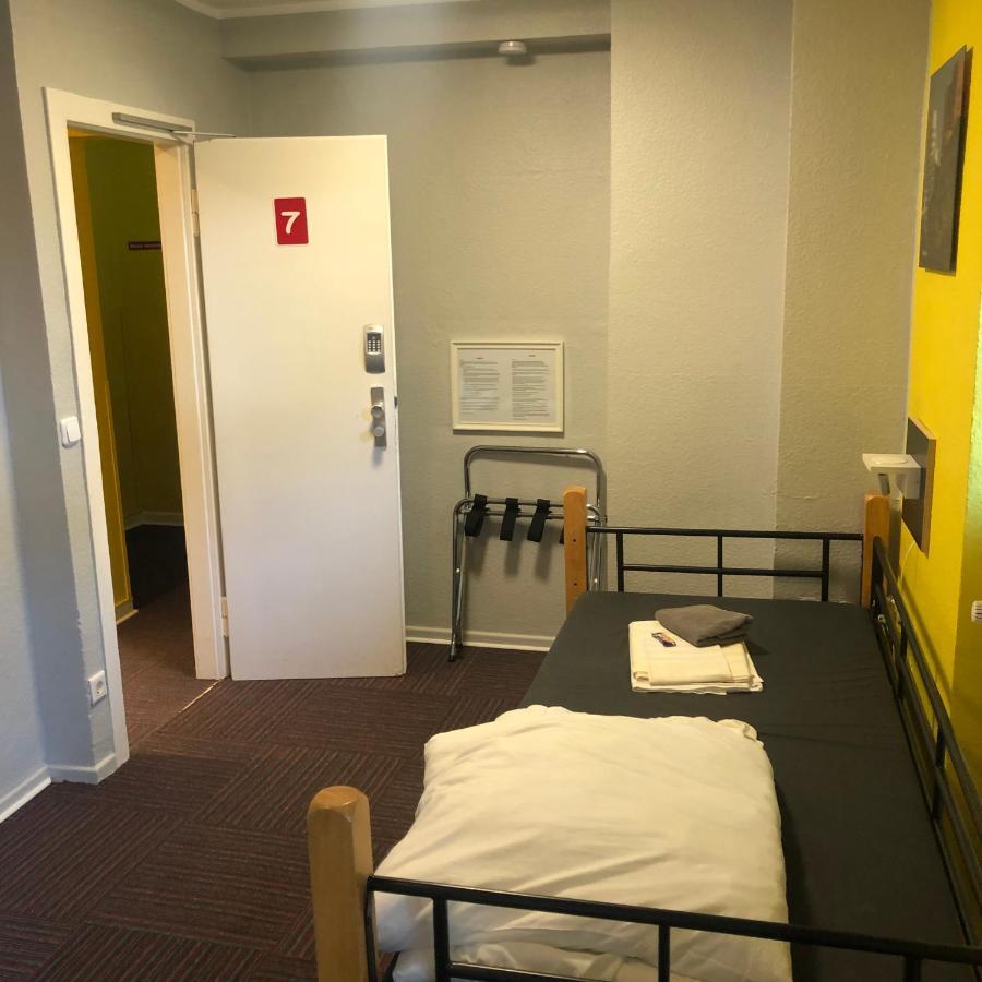 Backpackers - Self Check-in Hostel