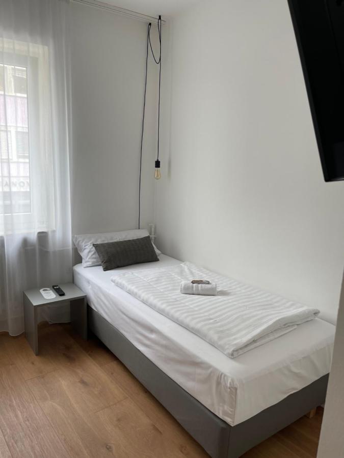 Max Self-check-in 3* Düsseldorf