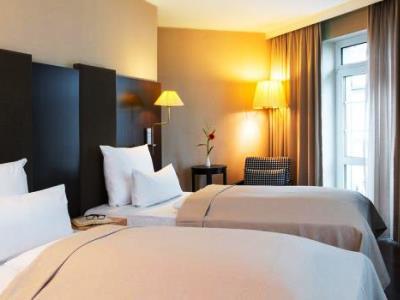 Hotel Nh Koenigsallee 4*