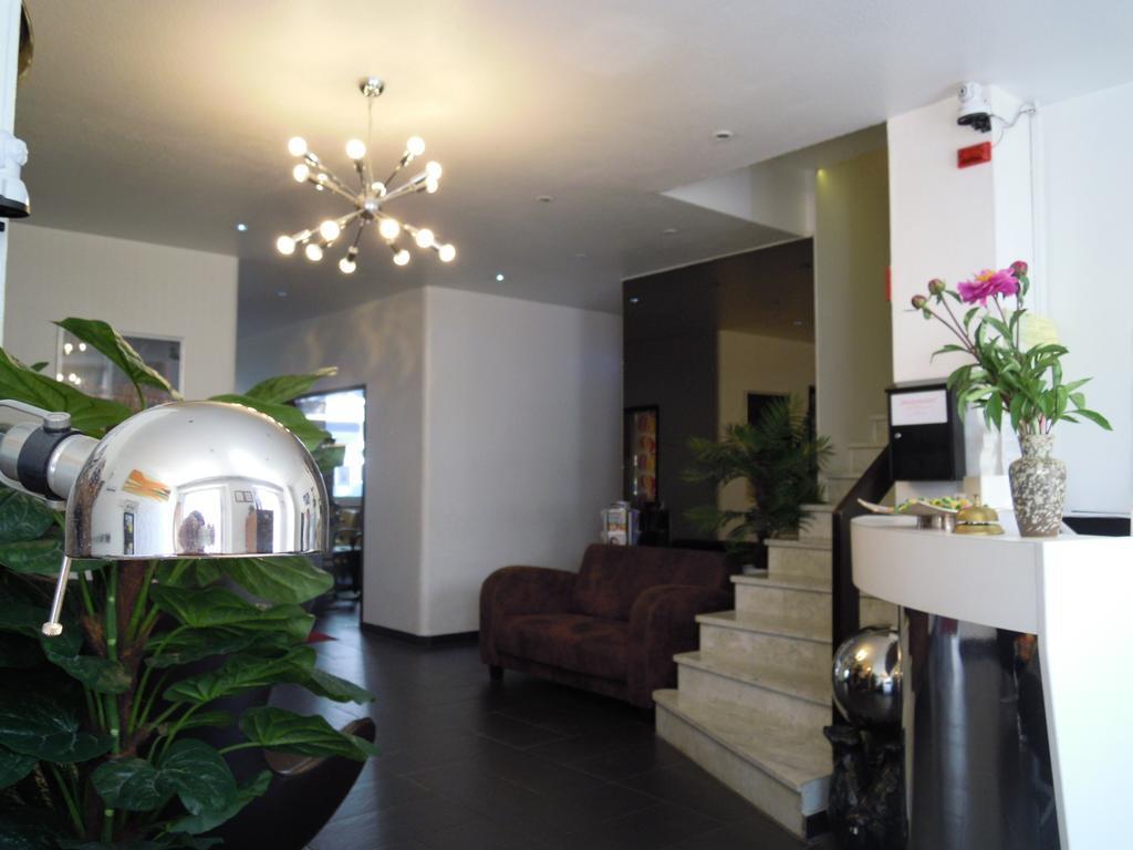 Central Hotel 3*
