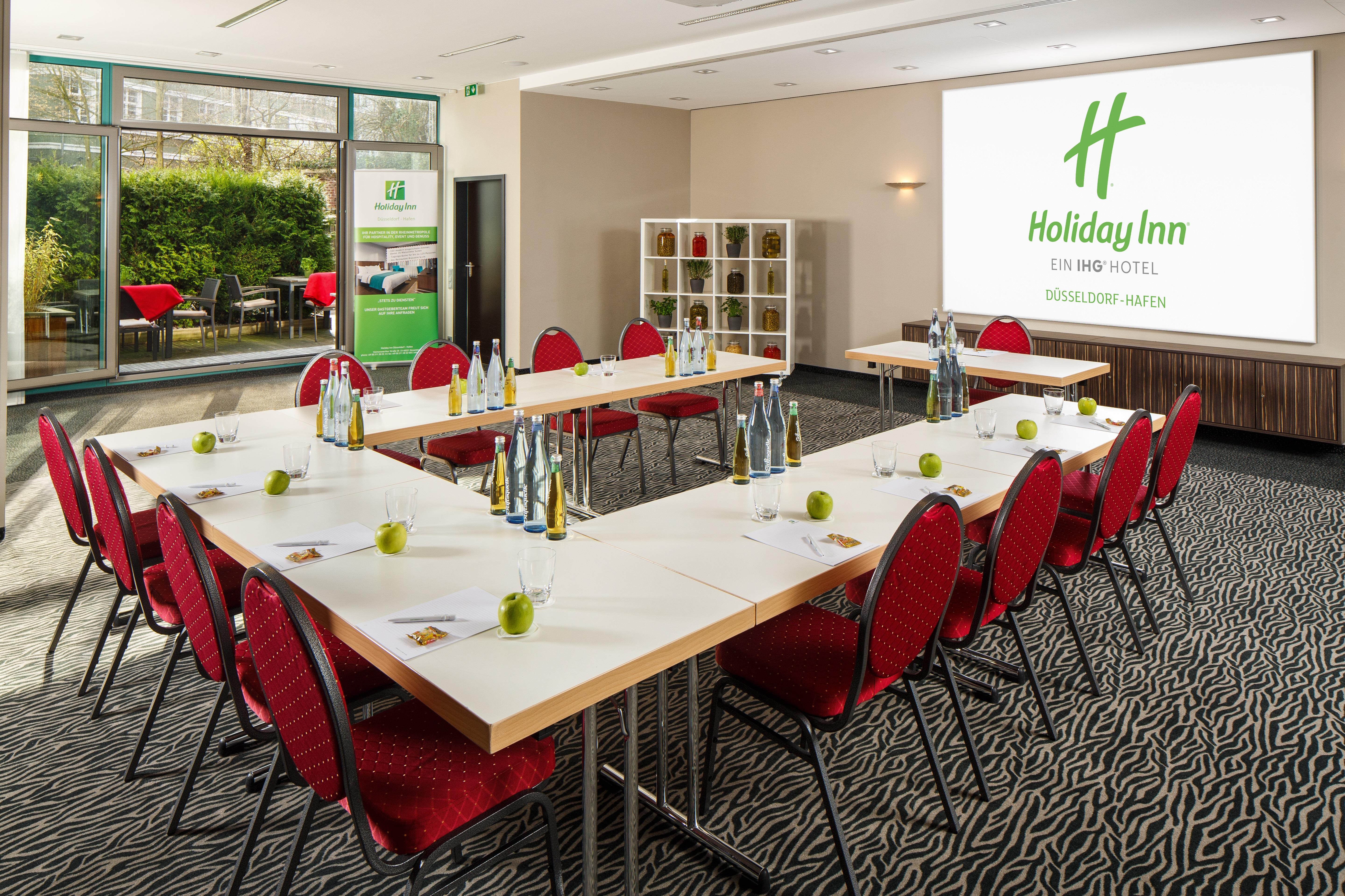 Hotel Holiday Hafen, An Ihg 4*