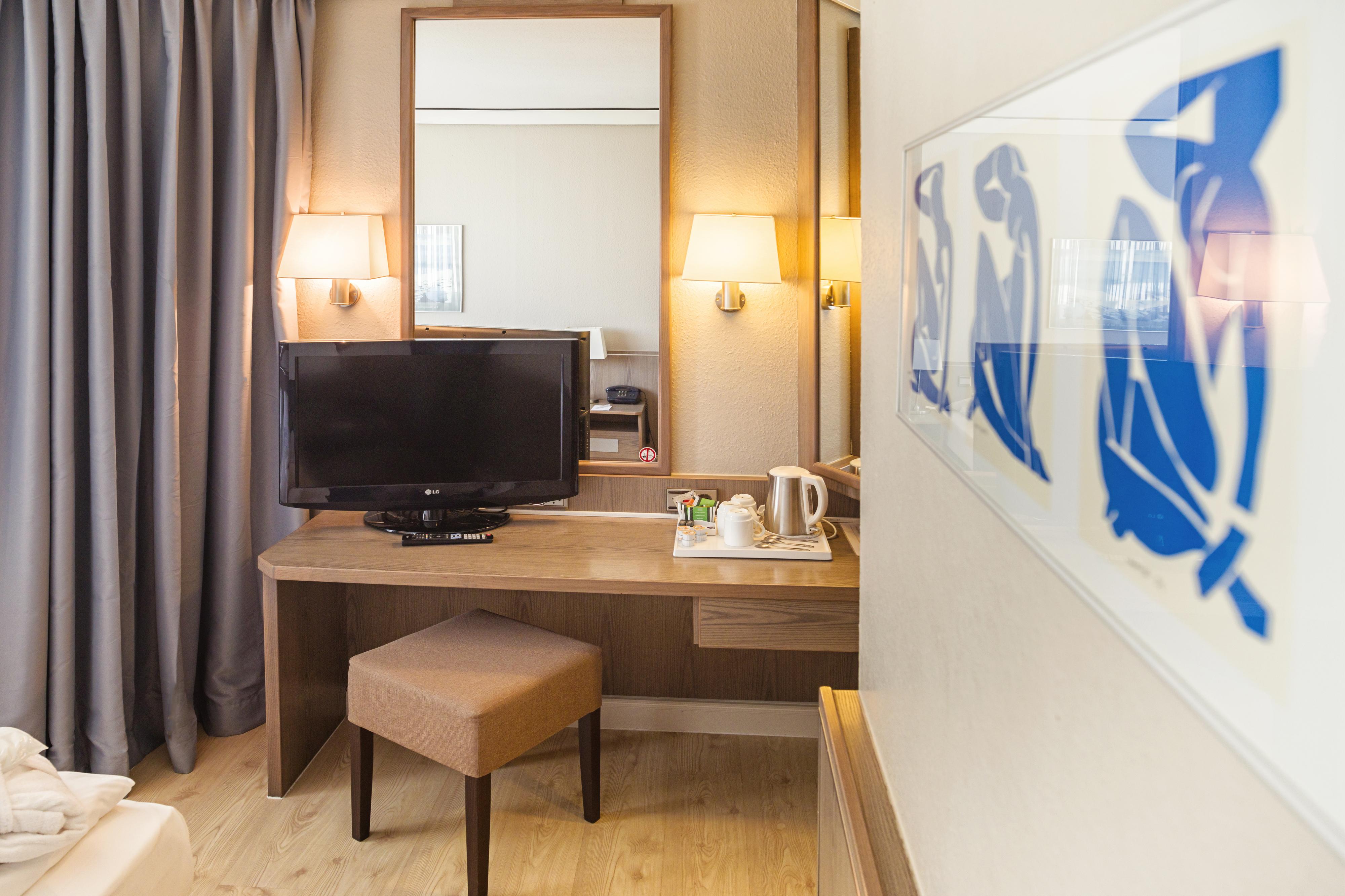 Hotel City By Tulip 4*