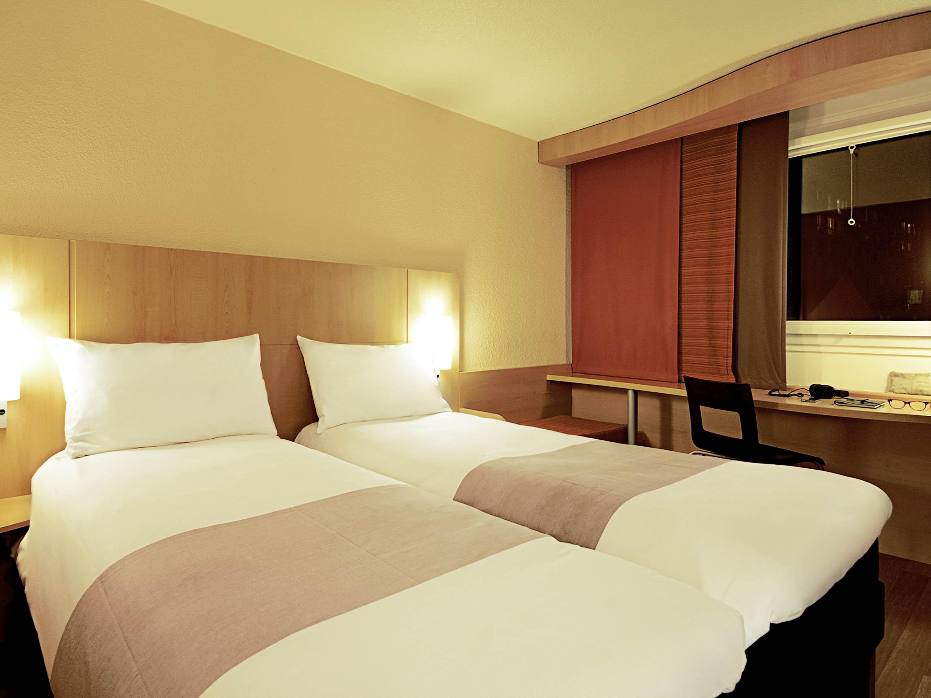 Ibis Hauptbahnhof Hotel 2*