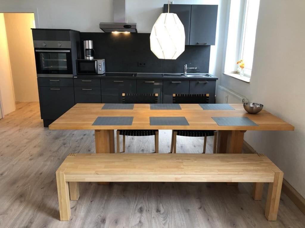 Studio M - Stylish Central City Business For 5 Guests