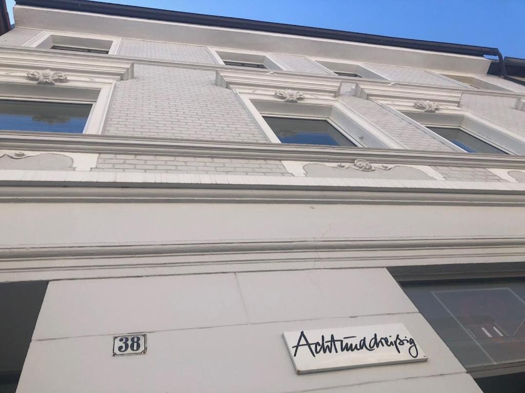 Studio M - Stylish Central City Business For 5 Guests *