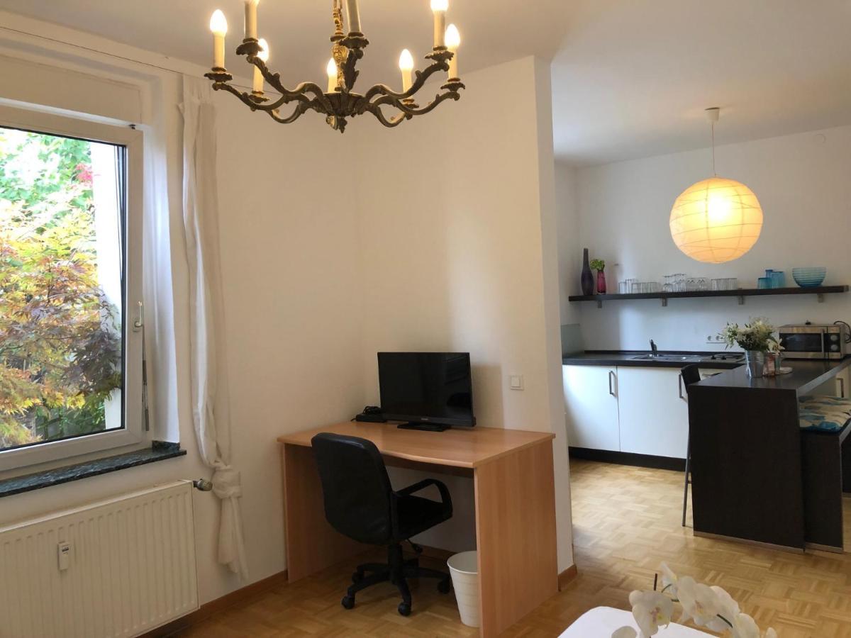 E - Quiet Business One Bedroom For 3 Guests Apartment *