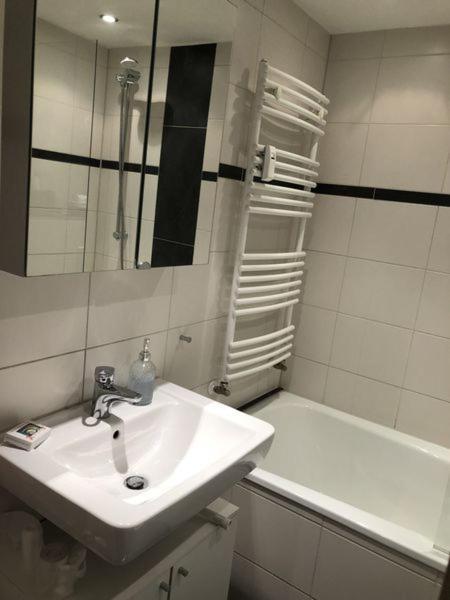 Apartment In Der Nahe Von Der Konigsallee Dusseldorf