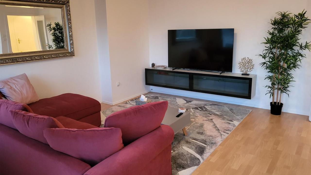 Lavish In The Heart Of Center Apartment Dusseldorf