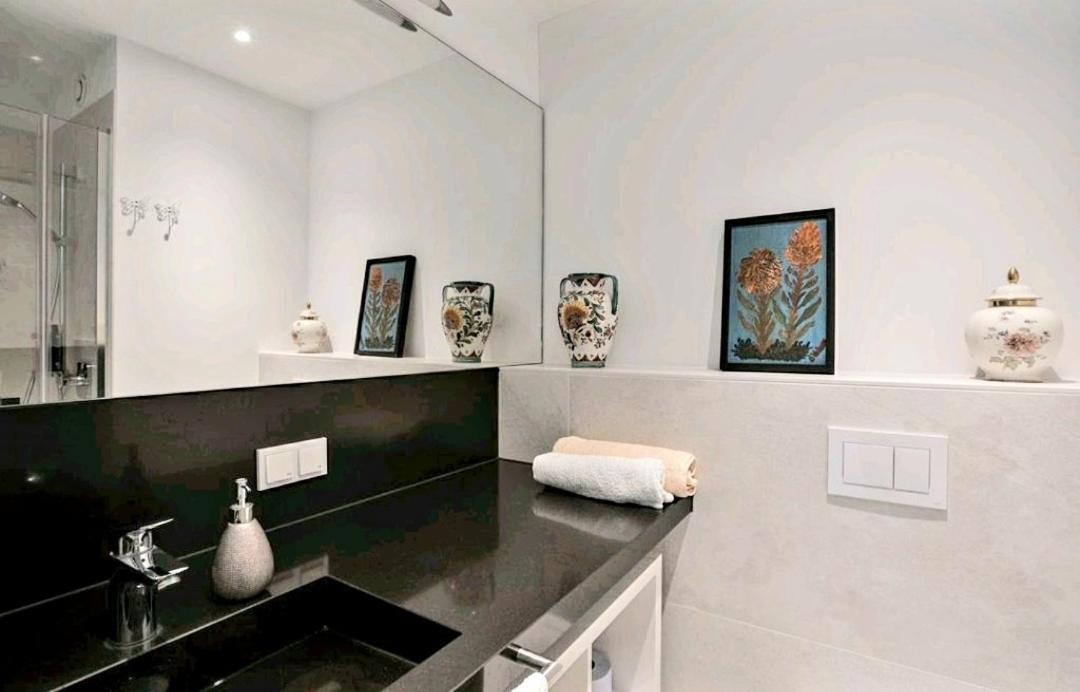 Apartamento Schickes Mit Flussblick Düsseldorf
