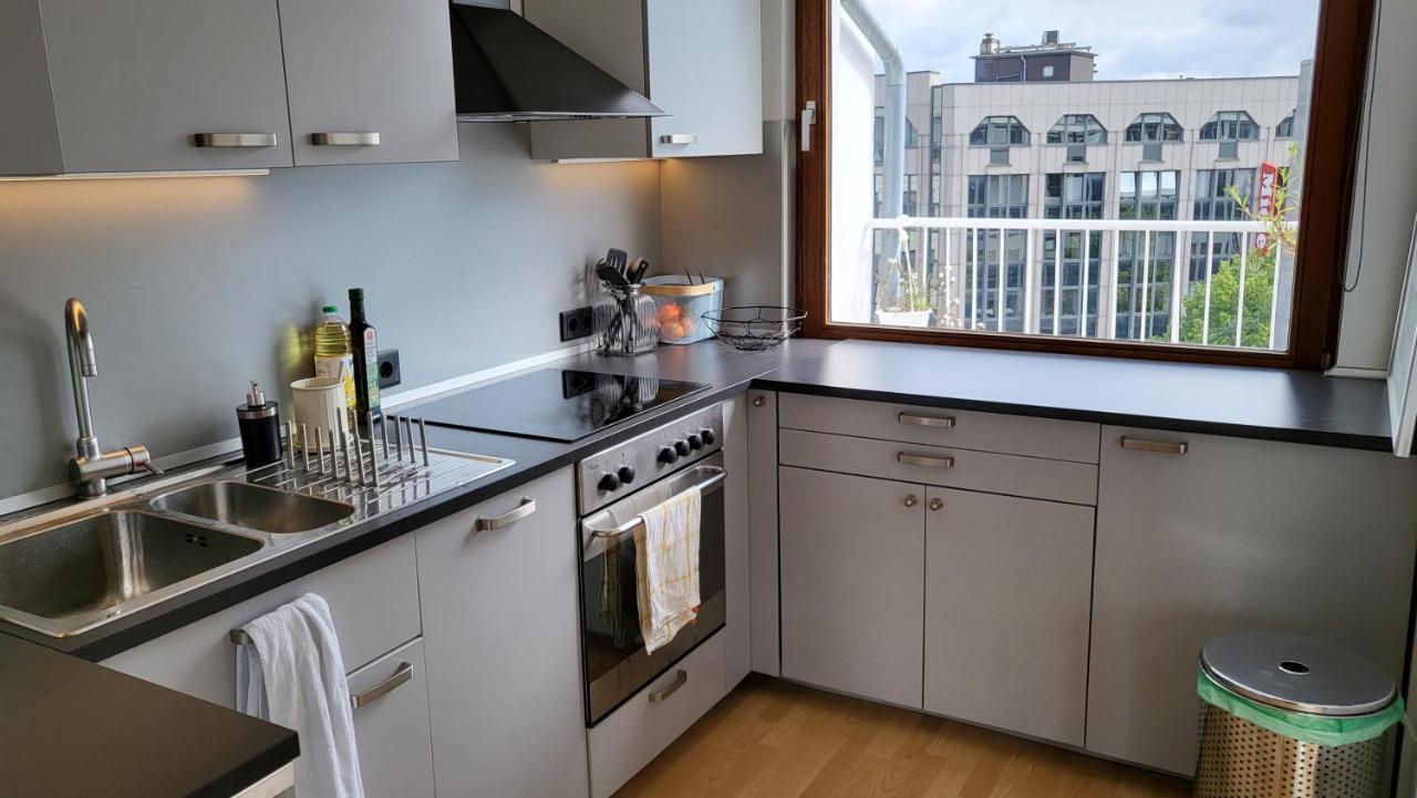 Lavish In The Heart Of Center * Dusseldorf