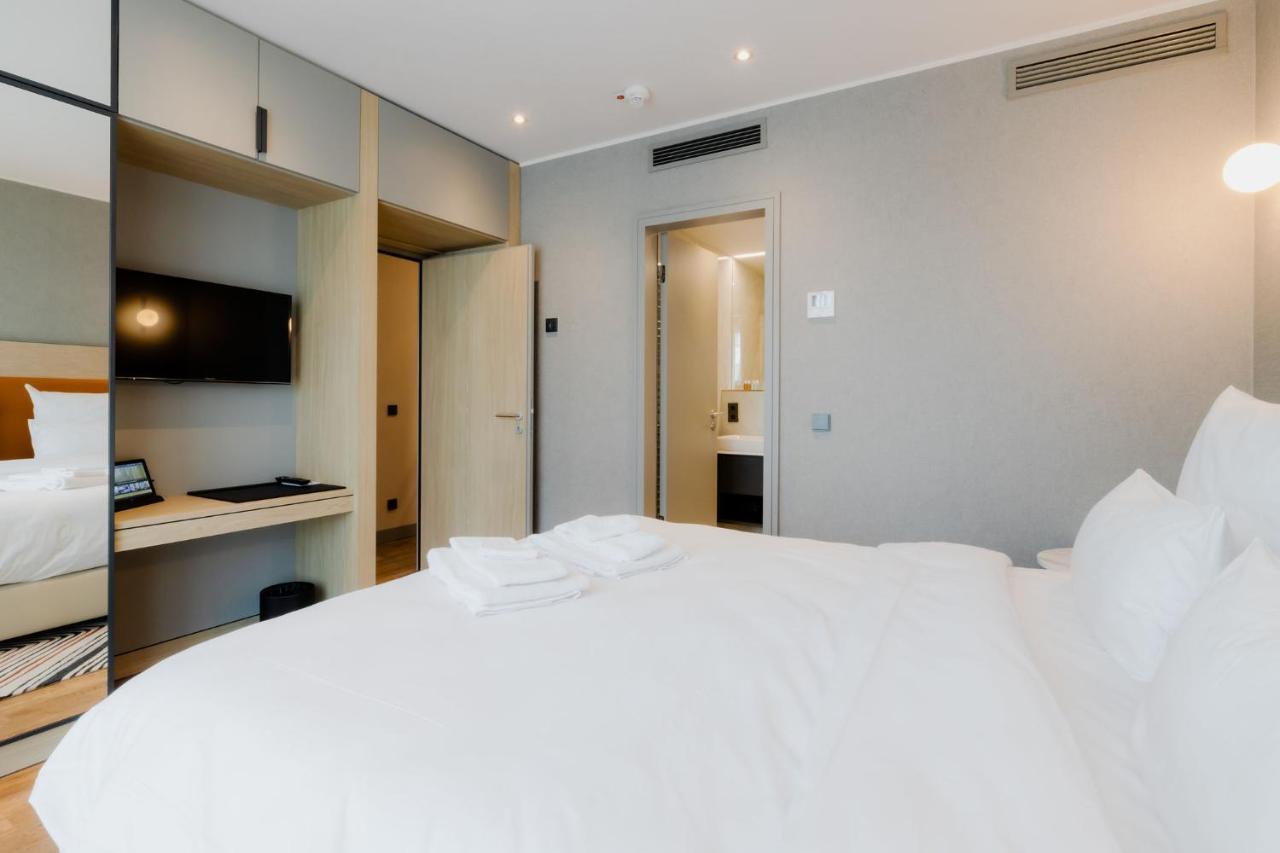 Aparthotel Fourty Three Luxury Serviced 5*