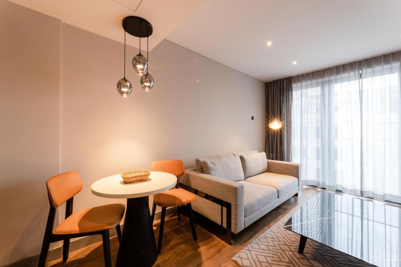 Fourty Three Luxury Serviced 5*