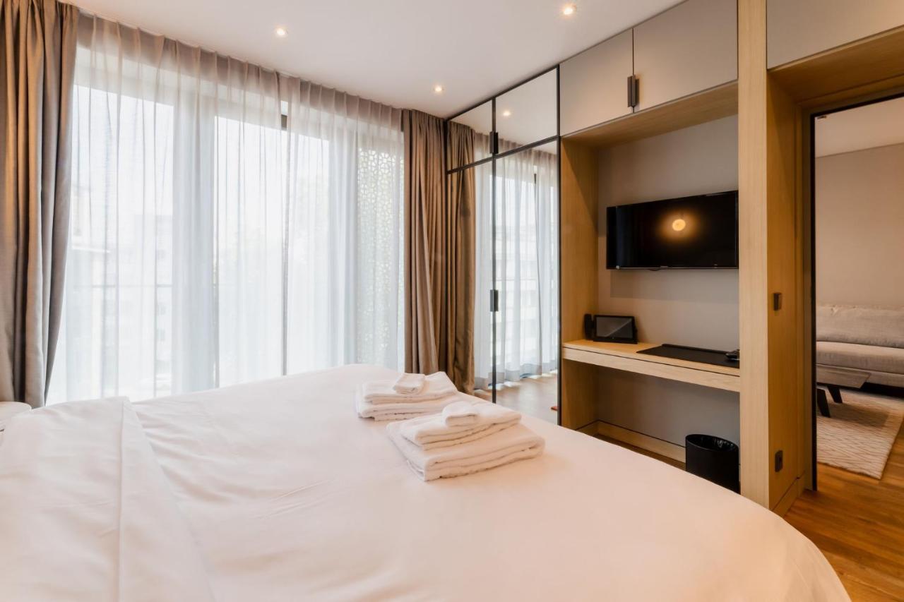 Fourty Three Luxury Serviced 5*