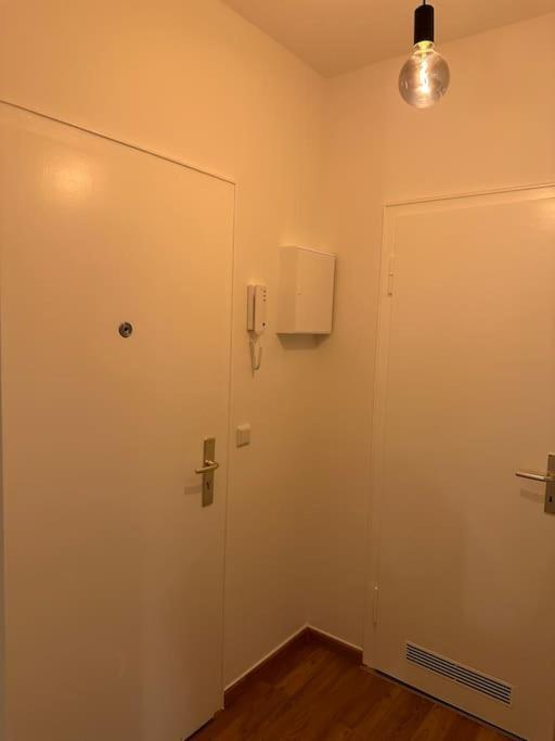 Apartment Mit Wohnkuche & Balkon *