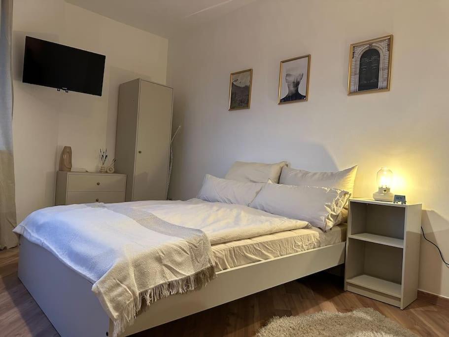 Mit Wohnkuche & Balkon Appartement *