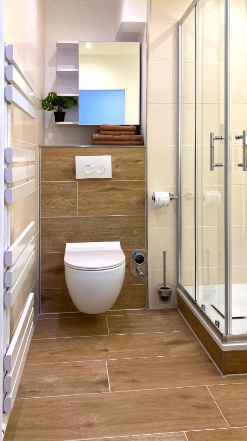 Center Studio Extra Comfort Luxury Double Bed Kitchen Apartment Dusseldorf