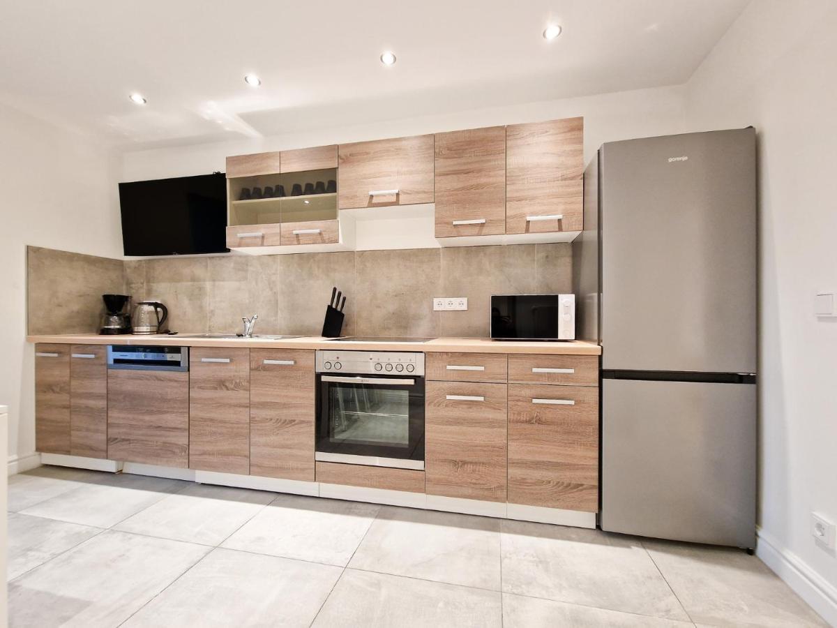 Raj Living - With 1 Or 2 - 15 Min To Messe Dus And Old Town Dus *
