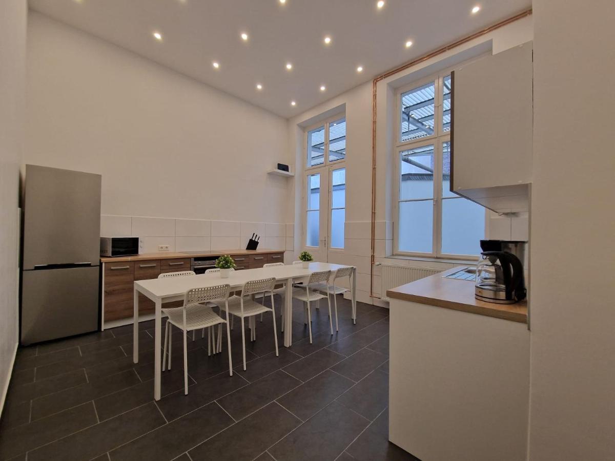 Raj Living - 300m2 Loft With 7 - 15 Min Messe Dus & Old Town Dus Apartamento