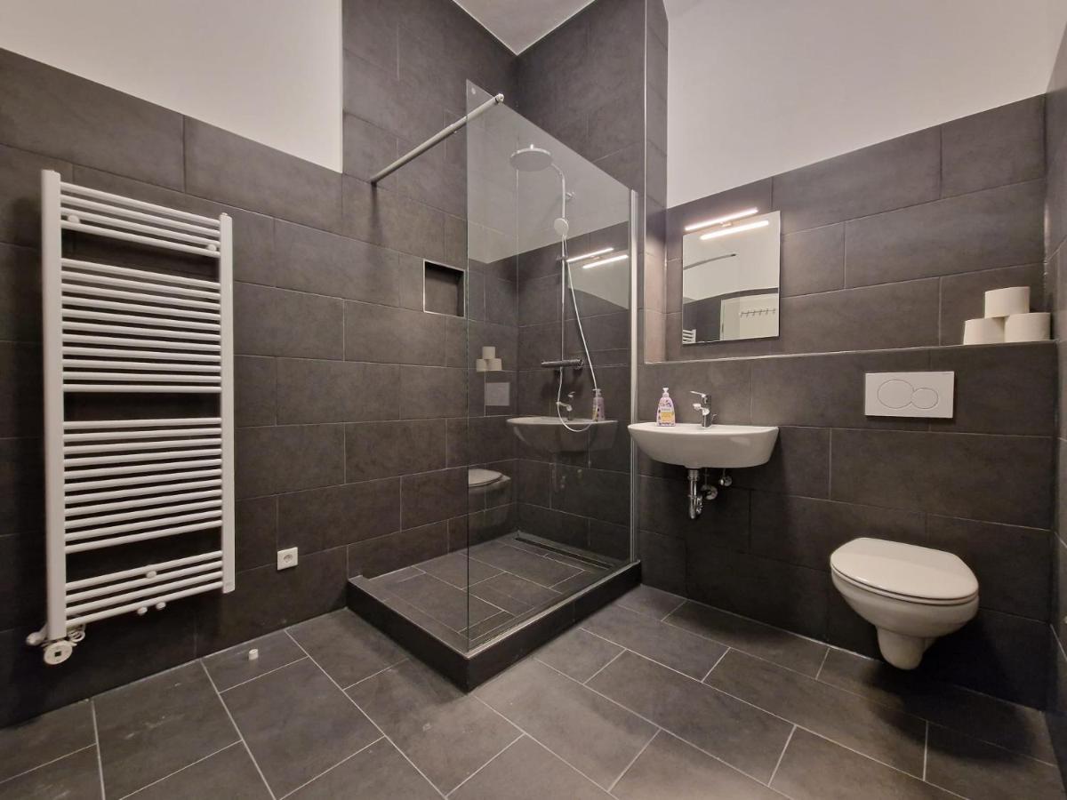 Apartamento Raj Living - 300m2 Loft With 7 - 15 Min Messe Dus & Old Town Dus