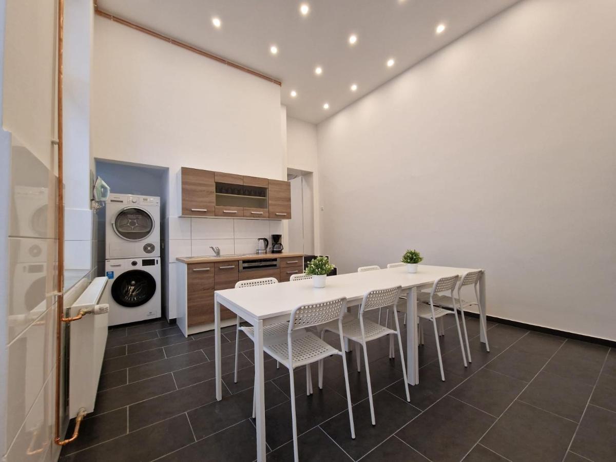 Raj Living - 300m2 Loft With 7 - 15 Min Messe Dus & Old Town Dus