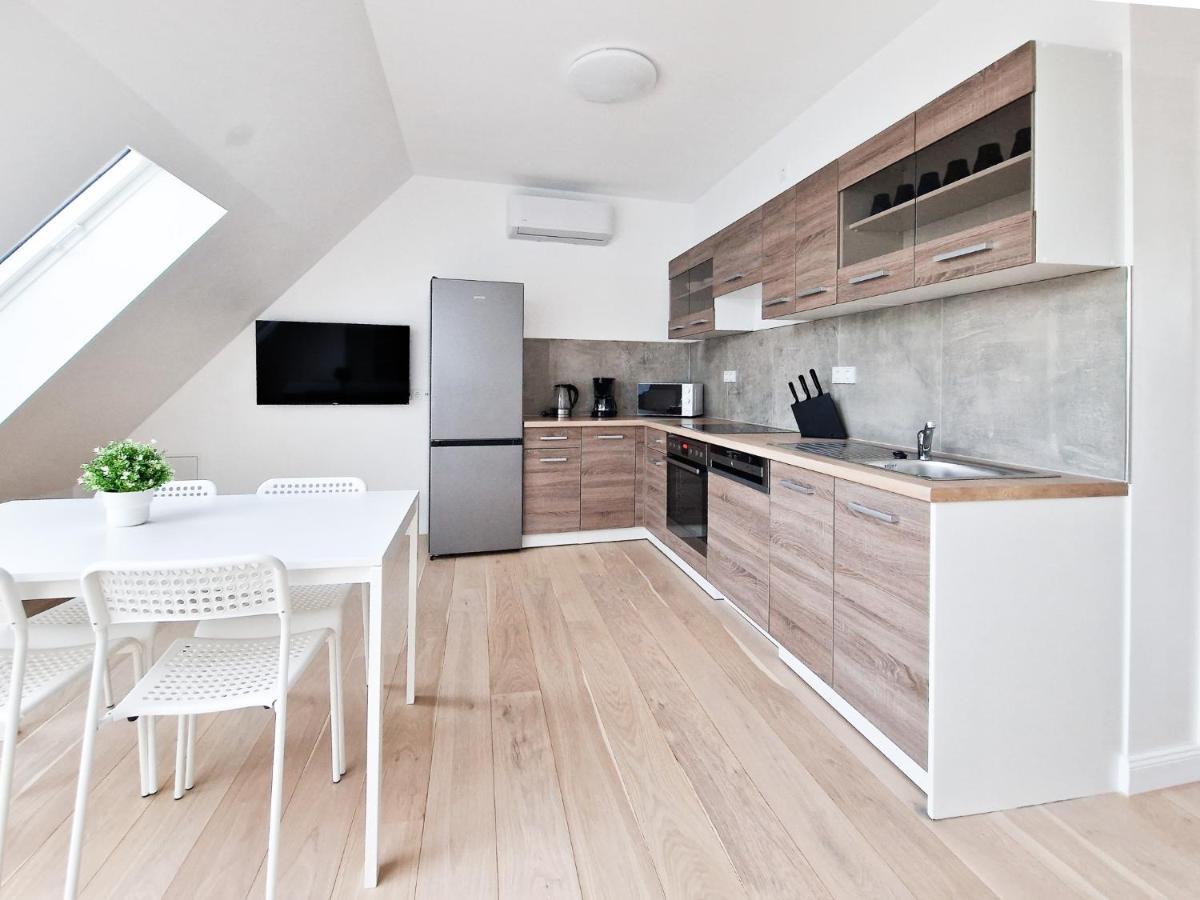 Apartment Raj Living - With 1 Or 2 - 15 Min To Messe Dus And Old Town Dus