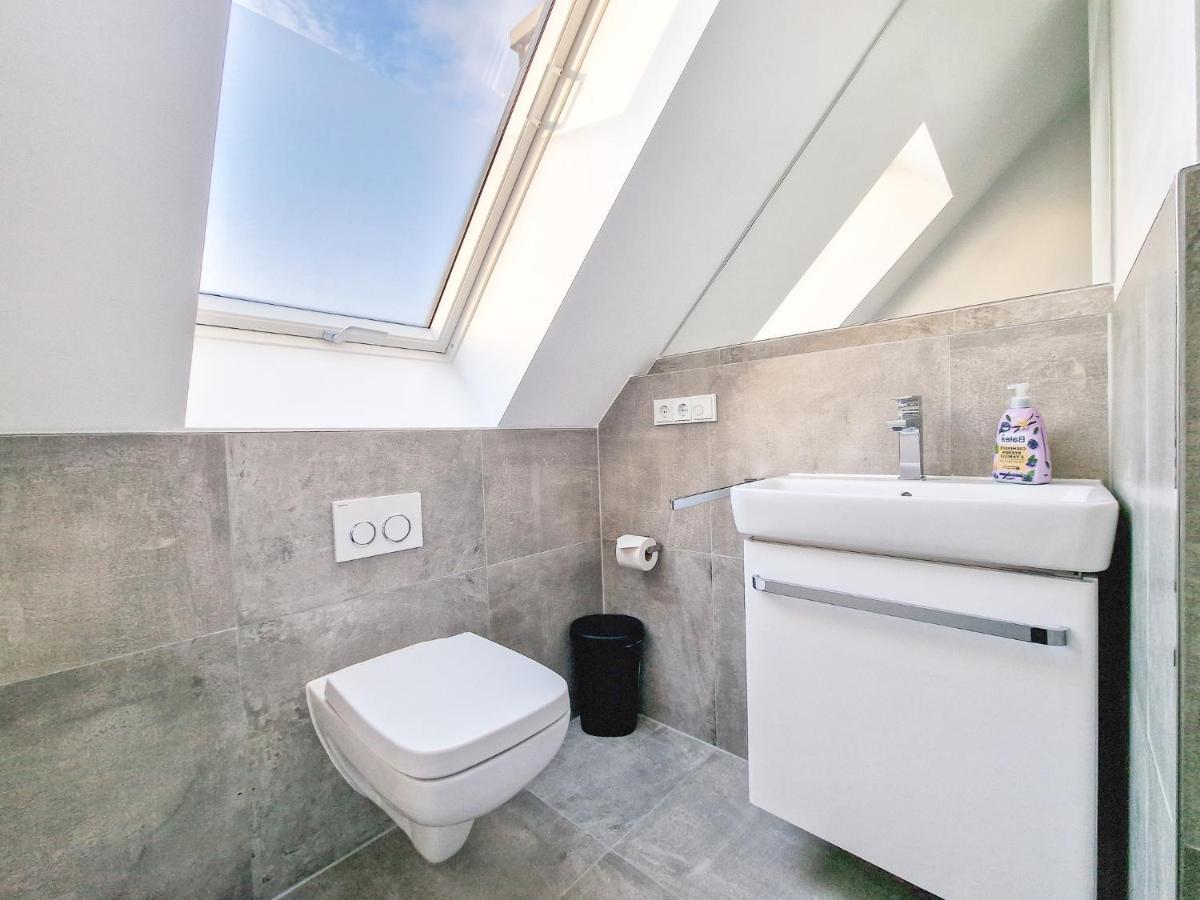 Raj Living - With 1 Or 2 - 15 Min To Messe Dus And Old Town Dus *