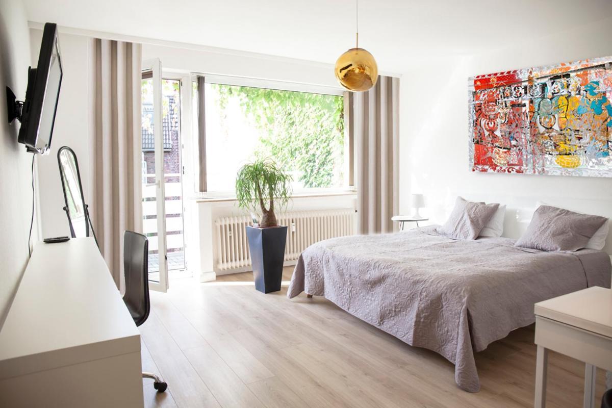 Center Studio Extra Comfort Luxury Double Bed Kitchen Dusseldorf