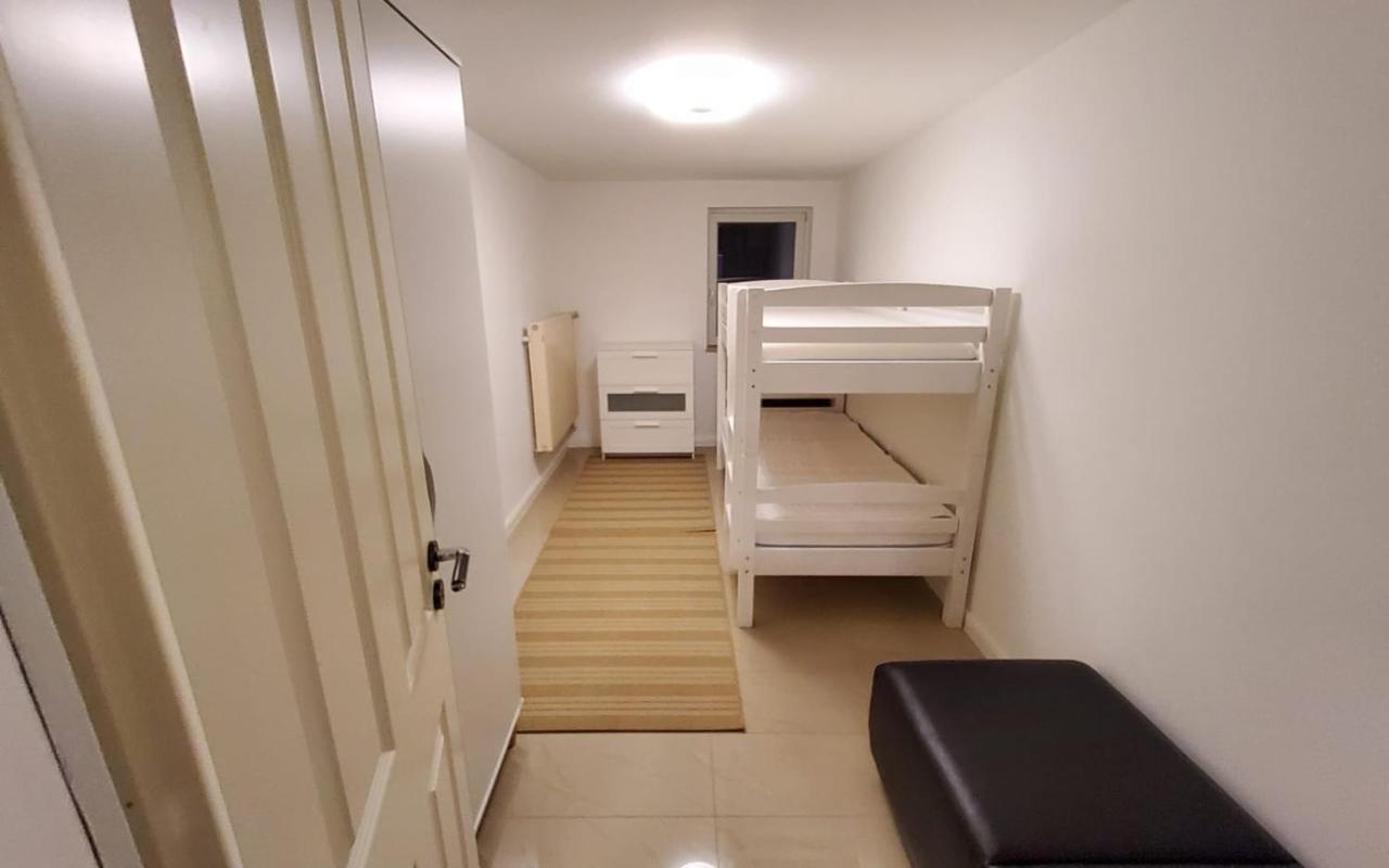 3 - Keine Party ! 6 Personen * Dusseldorf