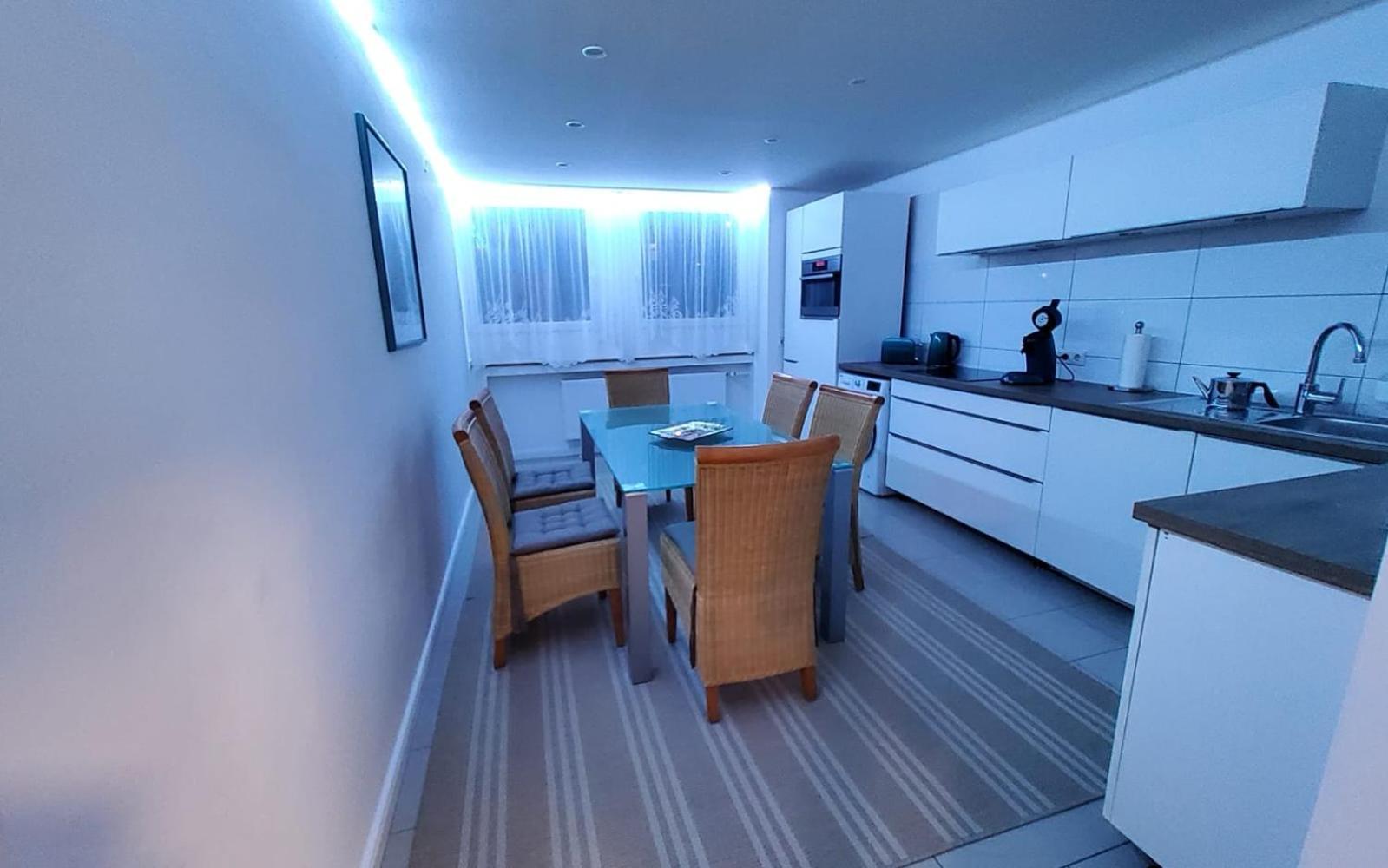 3 - Keine Party ! 6 Personen Apartment Dusseldorf