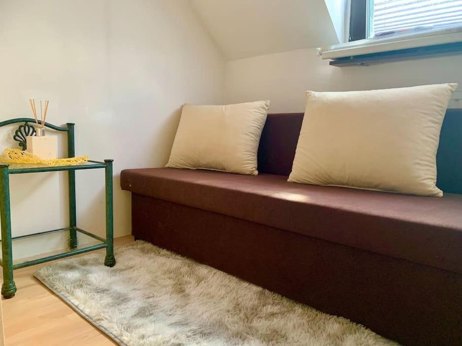 Apartment Zentrale In Bilk Mit Neuer Moderner Einrichtung *