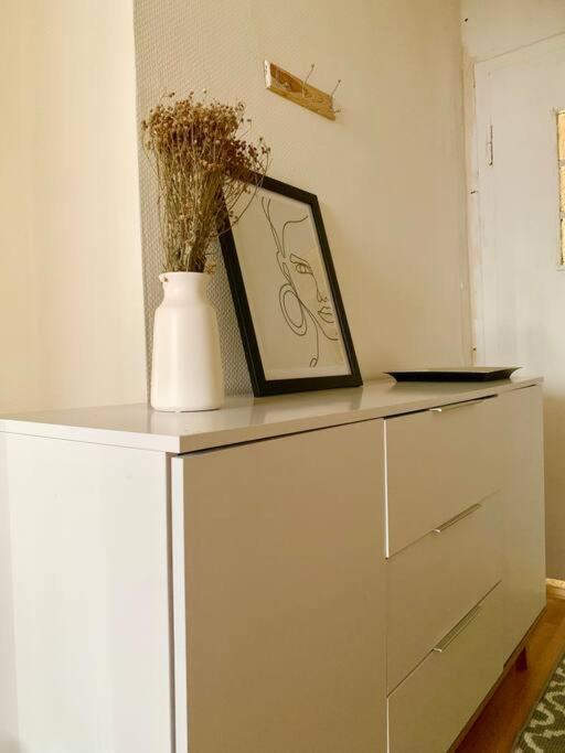 Apartment Zentrale In Bilk Mit Neuer Moderner Einrichtung Dusseldorf